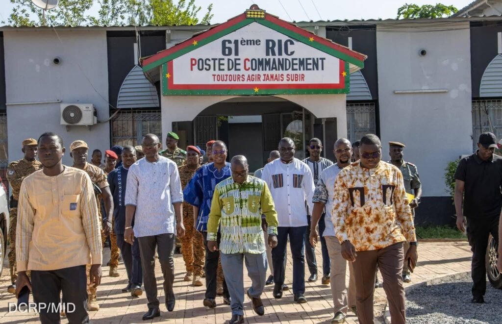 Reconquête du territoire national une délégation gouvernementale porte le message du Chef de l’État aux forces combattantes à Tenkodogo