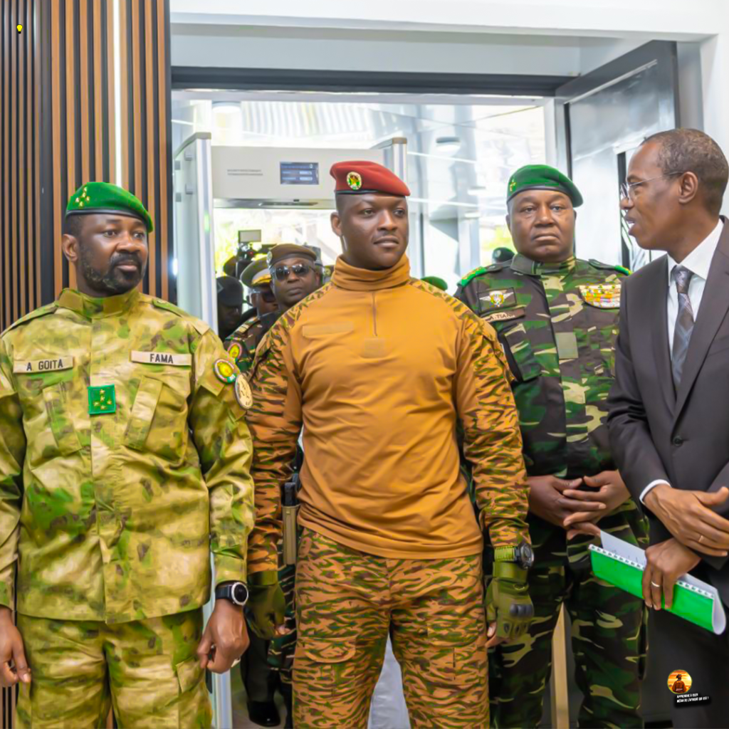 Mali le gouvernement adopte la feuille de route de l’An II de la Confédération des États du Sahel