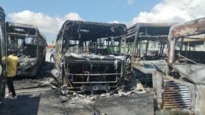 Incendie au dépôt de la SOTRA à Koumassi 55 autobus endommagés, dont 40 calcinés